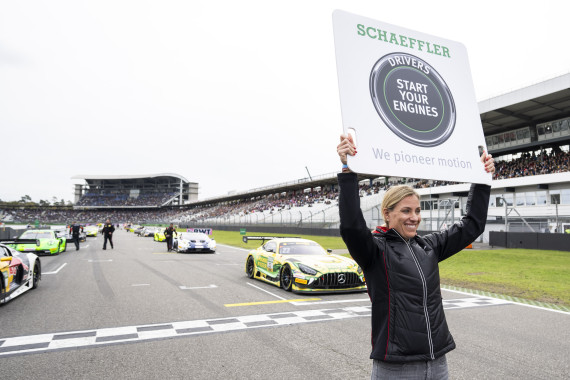 Angelique Kerber schickte die DTM-Stars ins Samstagsrennen