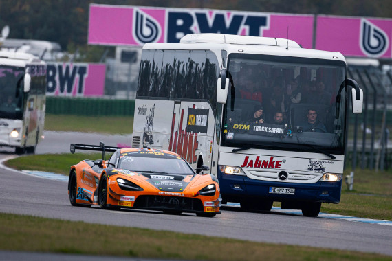 Bei der Track Safari erlebten die Fans die DTM-Fahrzeuge aus einer völlig neuen Perspektive