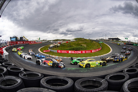 Beim Auslandsstopp im niederländischen Zandvoort geht die DTM steil