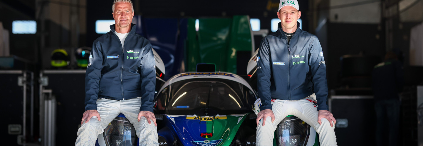 Ralf Schumacher gibt an der Seite von Sohn David (l-r) sein Motorsport-Comeback