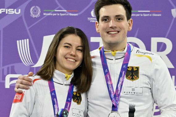 Team StuDi feiert gleich drei Medaillen: Curling Mixed Double