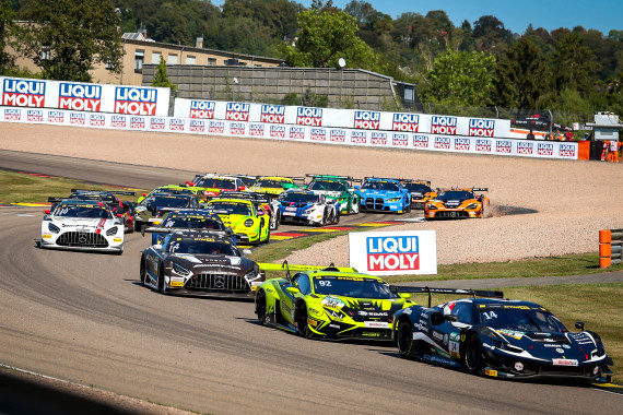 Jack Aitken gewann am Sachsenring vor Mirko Bortolotti