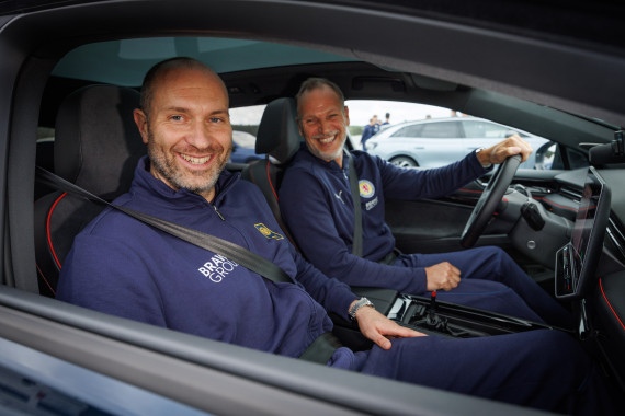 Eintracht Braunschweig und Wolfsburg Grizzlys besuchen Driving Experience