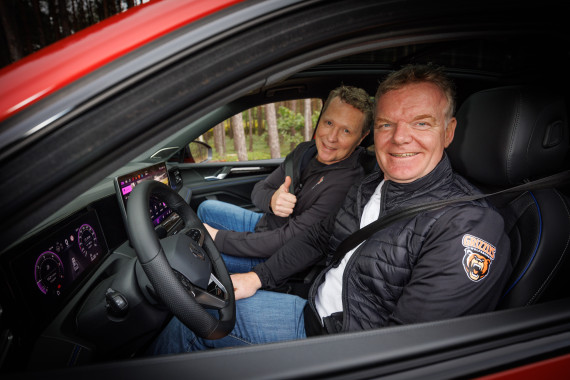 Eintracht Braunschweig und Wolfsburg Grizzlys besuchen Driving Experience