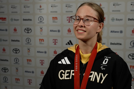 Im Interview spricht Paralympicssiegerin Sandra Mikolaschek über die Bedeutung ihrer Goldmedaille.