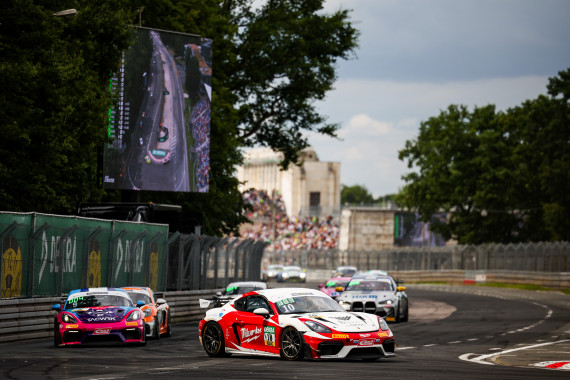 Platz zwei für den Porsche von Birch/Berndt