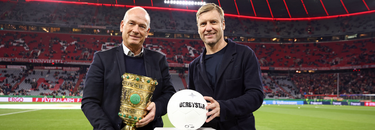 Peter Knap, CEO DERBYSTAR (links) & Dr. Holger Blask, Vorsitzender der Geschäftsführung der DFB GmbH & Co. KG (rechts)