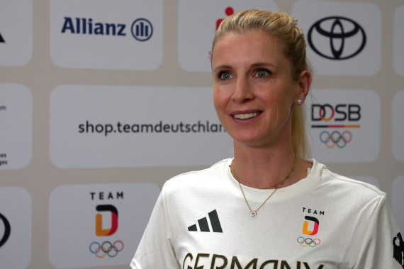 Im Interview spricht Jessica von Bredow-Werndl u.a. über die Olympischen Spiele und die neue Team-D-Kollektion.