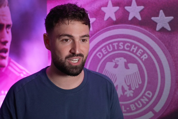 Im Interview spricht Fußballer und Unternehmer Bilal Kamarieh u.a. über seine Highlights bei "Lass Zocken" in Leipzig und darüber, worauf er sich bei der Heim-EM in Deutschland am meisten freut.