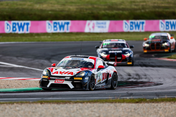 Meisterauto- Der Porsche 718 Cayman GT4 beim Auftakt in Oschersleben