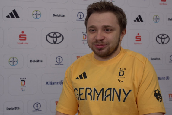 Im Interview spricht Tischtennisspieler Valentin Baus u.a. über die Paralympischen Spiele und die Einkleidung in Düsseldorf.