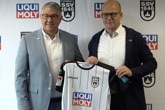 Schnittbilder von der Pressekonferenz zum Regional-Partnervertrag zwischen der Liqui Moly GmbH und dem SSV Ulm 1846 Fußball sowie dem anschließenden Training des Ulmer Fußball-Klubs.
