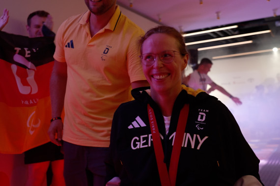 Schnittbilder der sogenannten Medal Moments mit allen deutschen Medaillengewinnern, die sich im "House of Friends" feiern ließen.