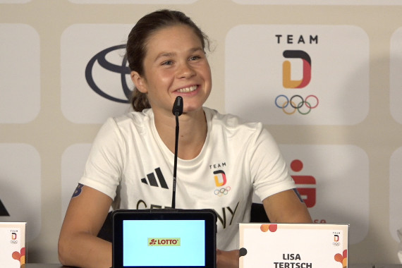 Im Rahmen der Pressekonferenz spricht Lisa Tertsch u.a. über den Trainingsaufwand für den Triathlon-Wettkampf sowie über ihre Einstellung, mit der sie in das Rennen gestartet ist.