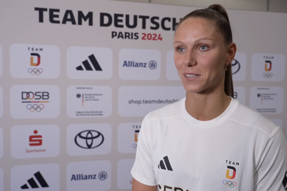 Im Interview spricht Handball-Nationalspielerin Xenia Smits u.a. über die Bedeutung der Teilnahme an den Olympischen Spielen in Paris und die Stimmung in der Mannschaft.