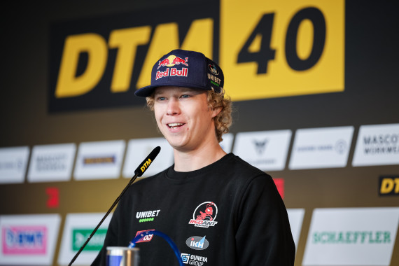 Rallye-Weltmeister Kalle Rovanperä gab auf der DTM-Plattform sein Rundstrecken-Debüt