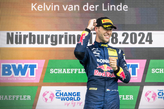 Ganz oben auf dem Podium und in der Meisterschaft: Kelvin van der Linde