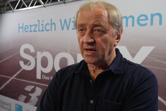 Im Interview spricht der Sportpsychiater und Präsident der Deutschen Gesellschaft für Sportpsychiatrie und -psychotherapie Dr. Valentin Markser u.a. über die aktuelle Bedeutung der Sportpsychologie im Sportwesen und darüber, welche Entwicklung er sich für die Sportpsychologie in Zukunft wünscht.