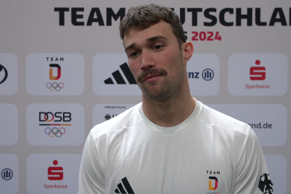 Im Interview spricht Rückenschwimmer Ole Braunschweig u.a. über seine Vorfreude auf Olympia und über seine Eindrücke der Einkleidung für Olympia.