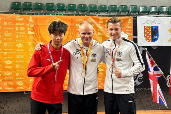 Gold für Stefan Wiesner (Mitte), Bronze für Robin Griesheimer (rechts)