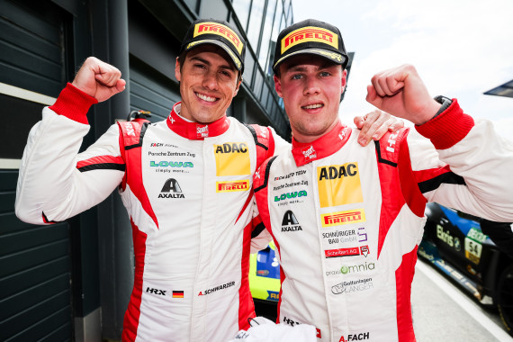 Alexander Fach und Alexander Schwarzer freuten sich über ihr erstes Gesamtpodium im ADAC GT Masters