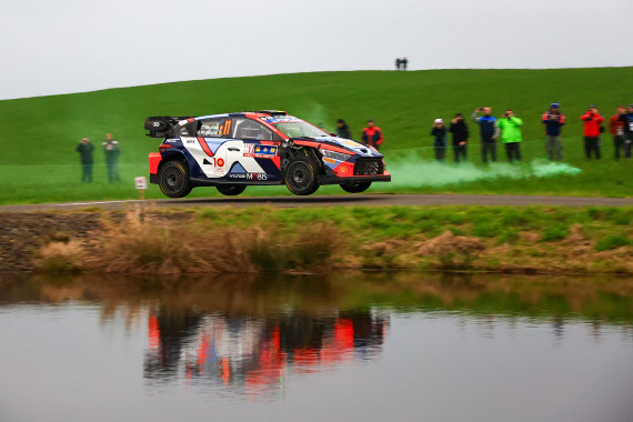 Nach der Freitagsetappe liegt WRC-Spitzenreiter Thierry Neuville (BEL, Hyundai) bei der Central European Rally in Führung